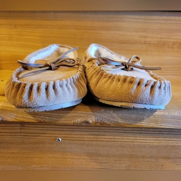Minnetonka Moccasins Like New/NWOT Size 11 - Picture 7 of 11